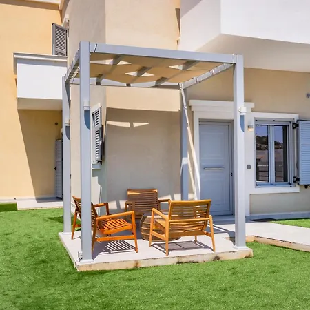 Onyro Aparthotel 4*